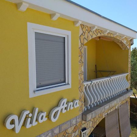 Apartments Vila Ana Vir Exteriör bild