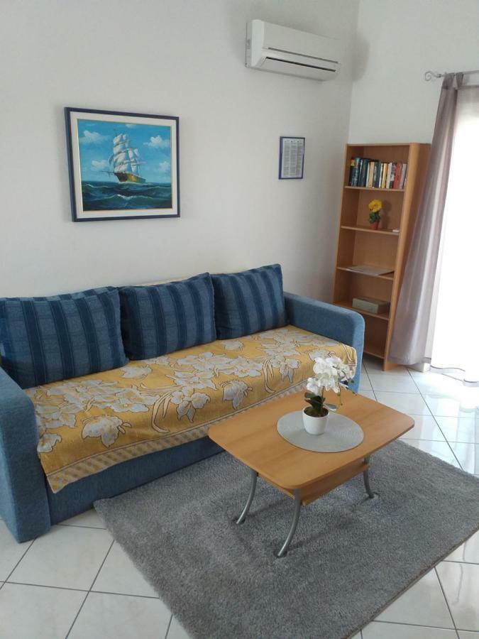 Apartments Vila Ana Vir Exteriör bild